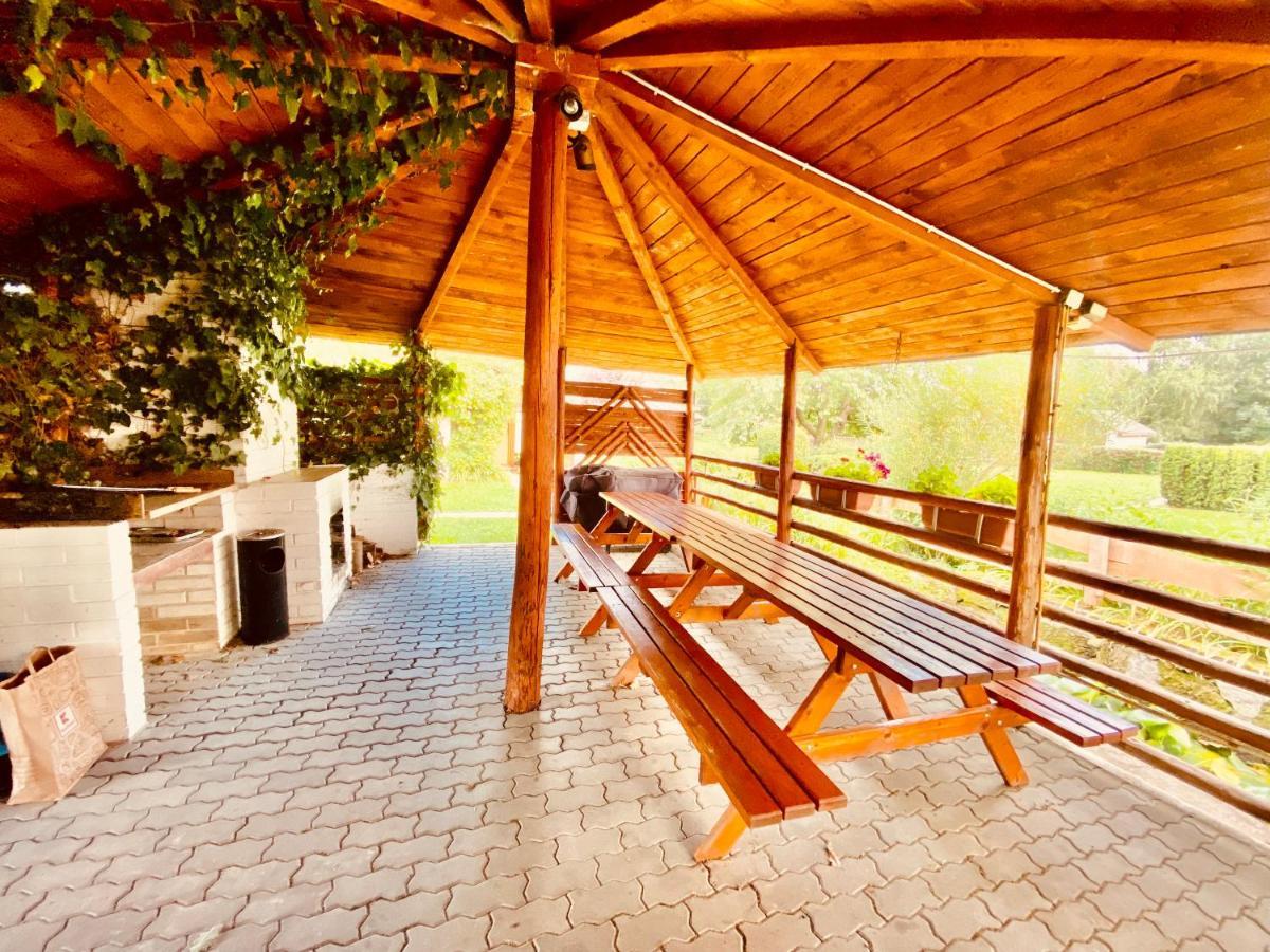 Apartman Ruzak Ruzova Exterior foto